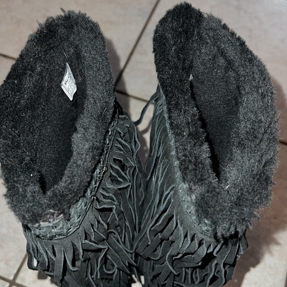 Bearpaw- Sundown - black suede fringe boots- 7 - Picture 8 of 9
